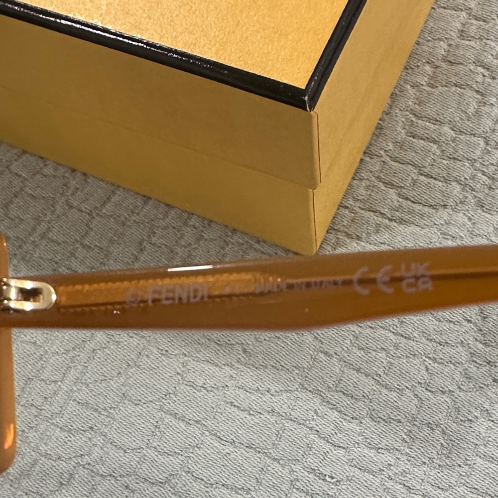 Fendi “WAY” Rectangular Sunglasses - Picture 10 of 11